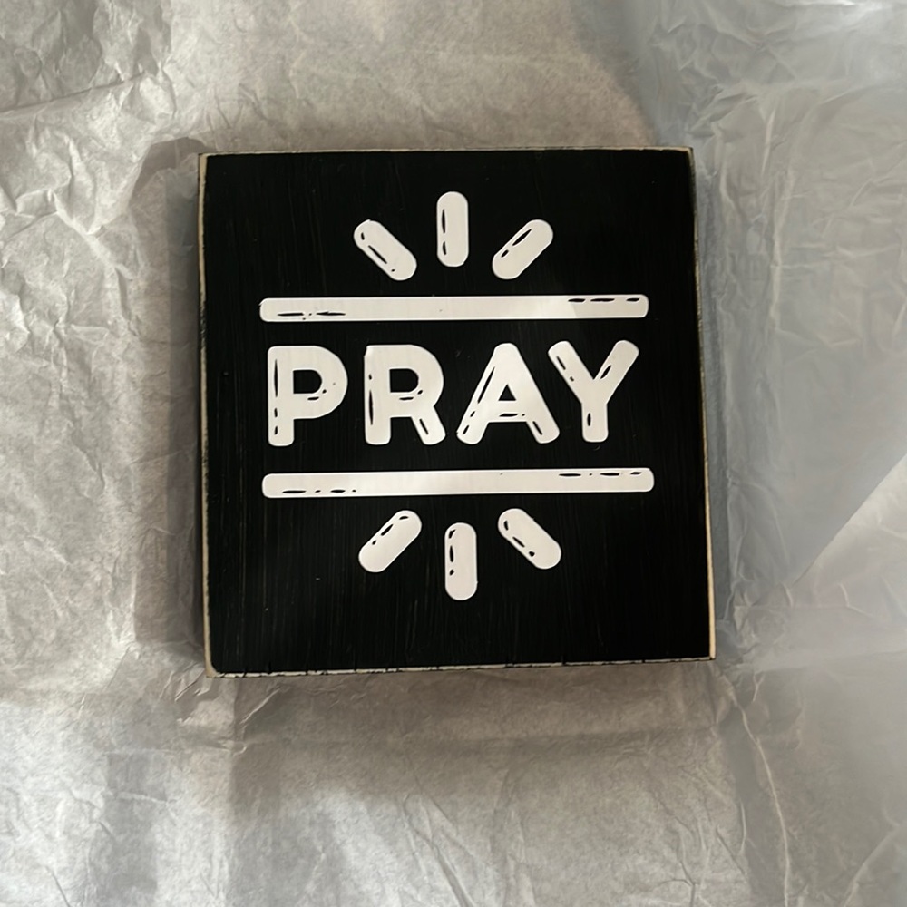 Small wooden block saying